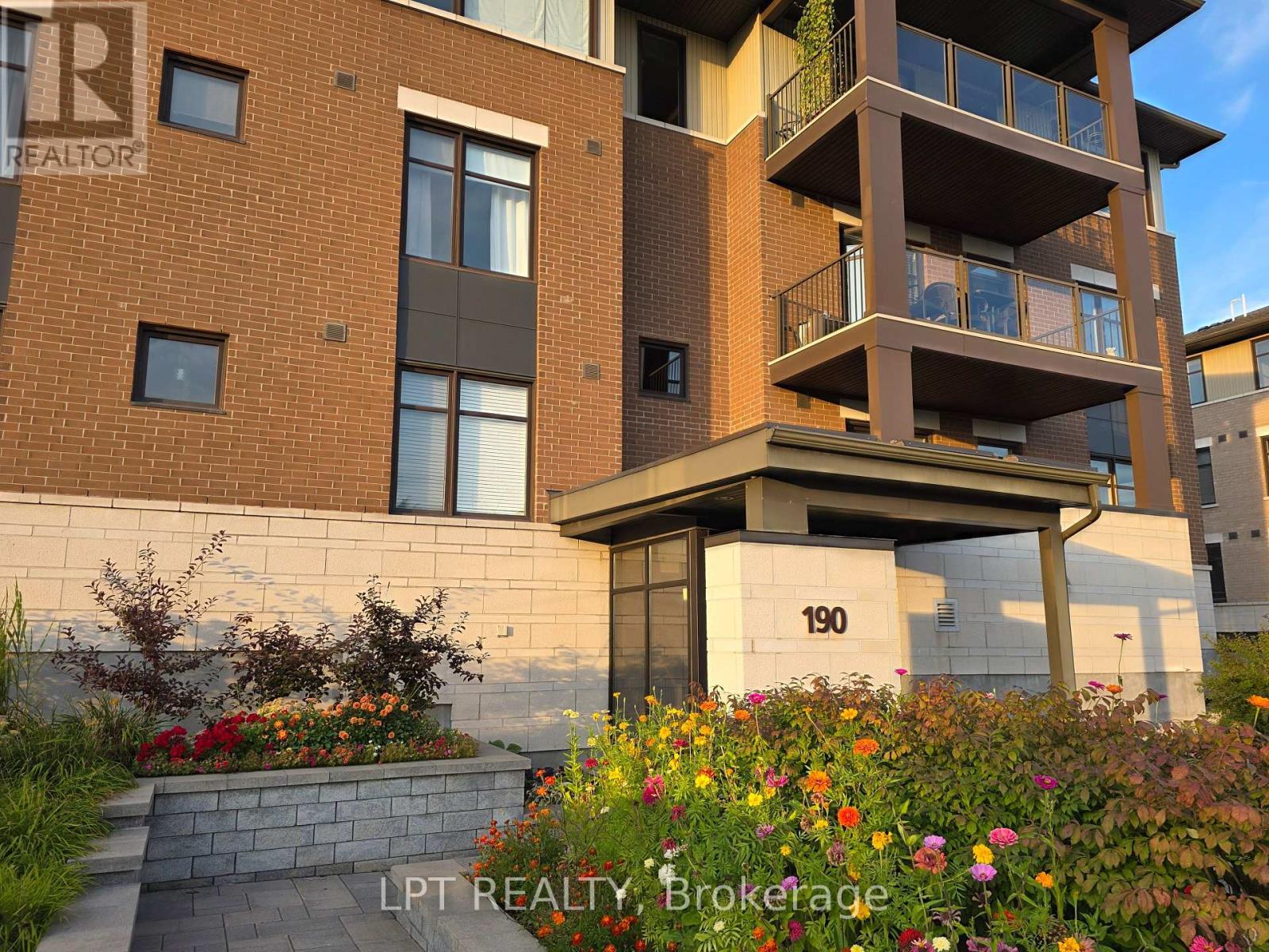 203 - 190 Guelph Private, Ottawa, Ontario K2T 0C3 - Photo 2 - X13722136