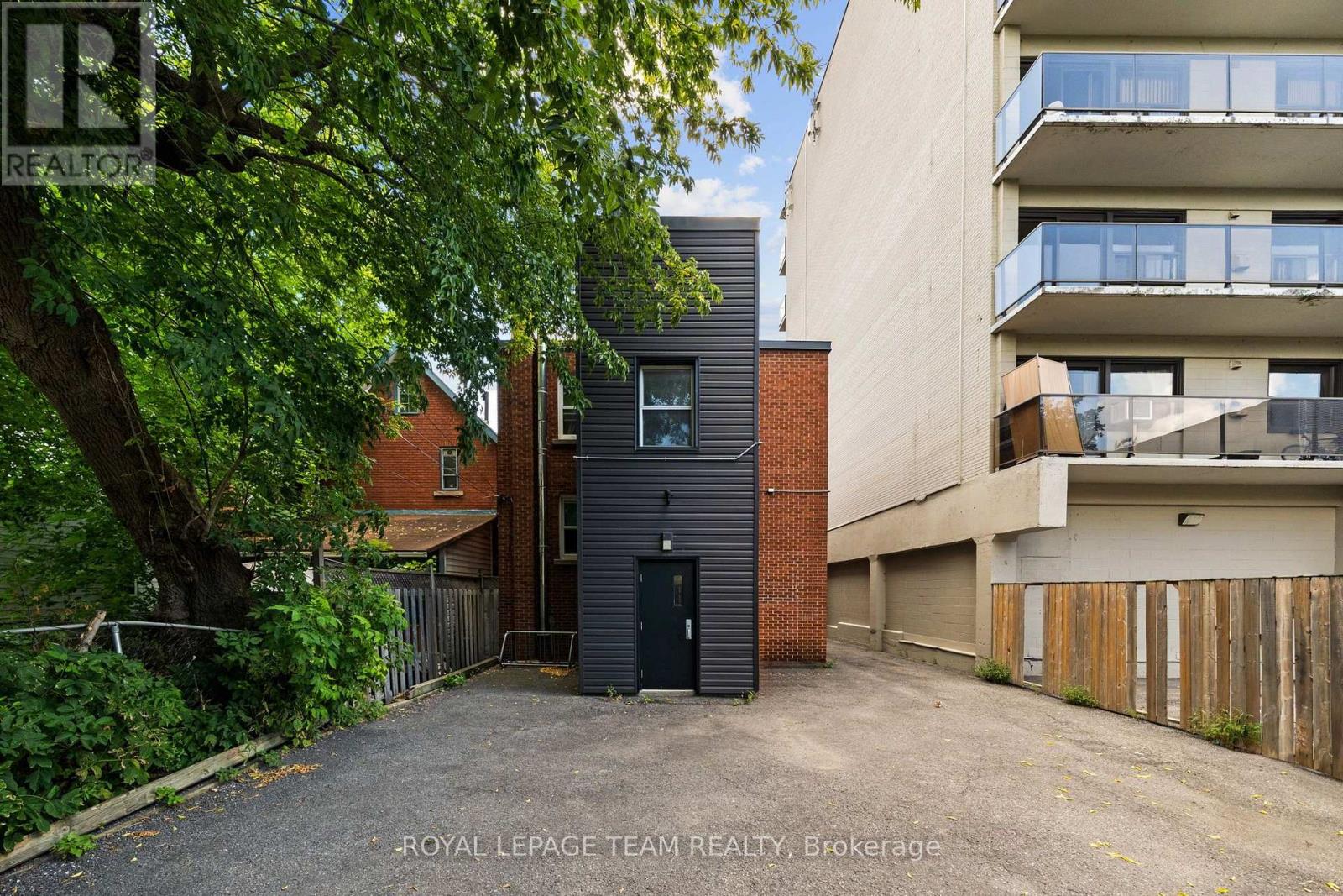 331 Flora Street, Ottawa, Ontario  K1R 5S1 - Photo 4 - X13722170