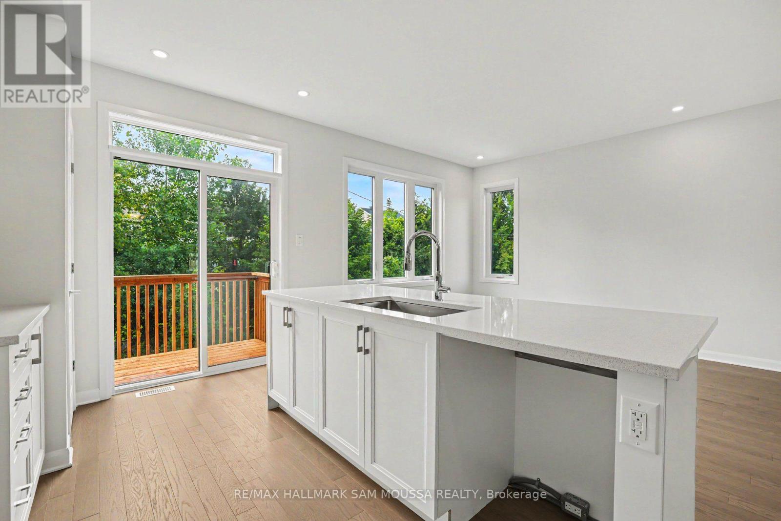 886 Eileen Vollick Crescent, Ottawa, Ontario K2W 0M8 - Photo 10 - X13722230
