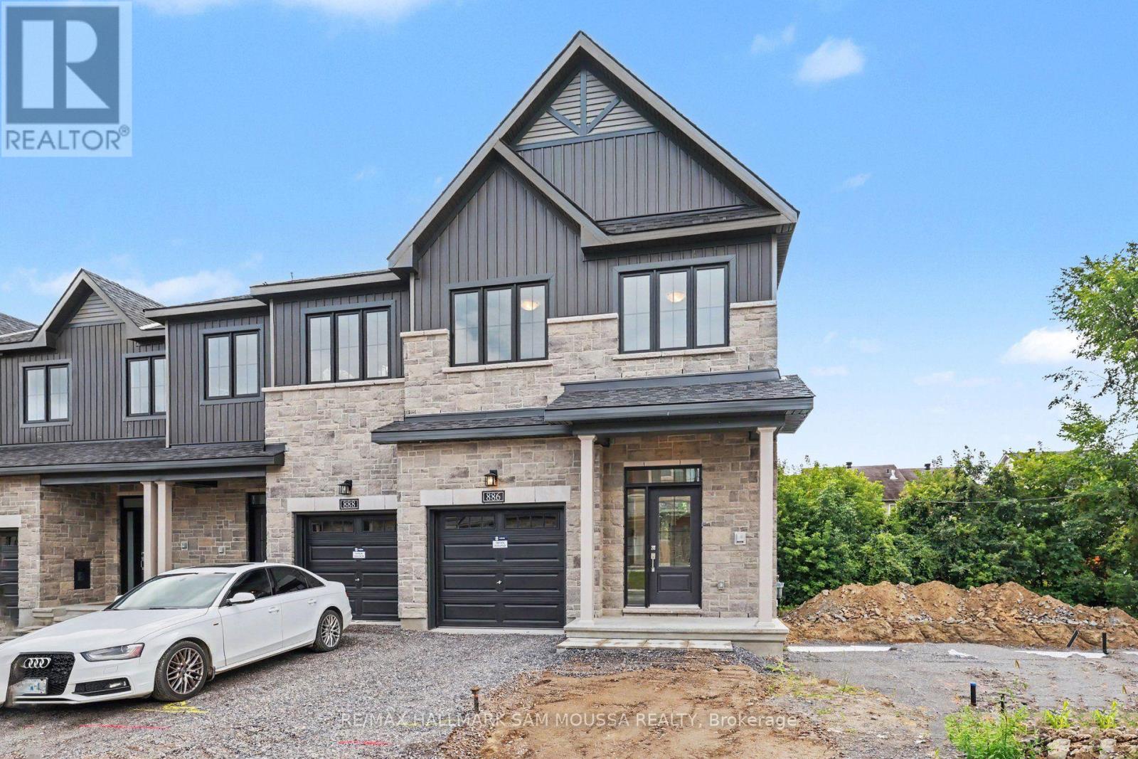 886 Eileen Vollick Crescent, Ottawa, Ontario K2W 0M8 - Photo 3 - X13722230