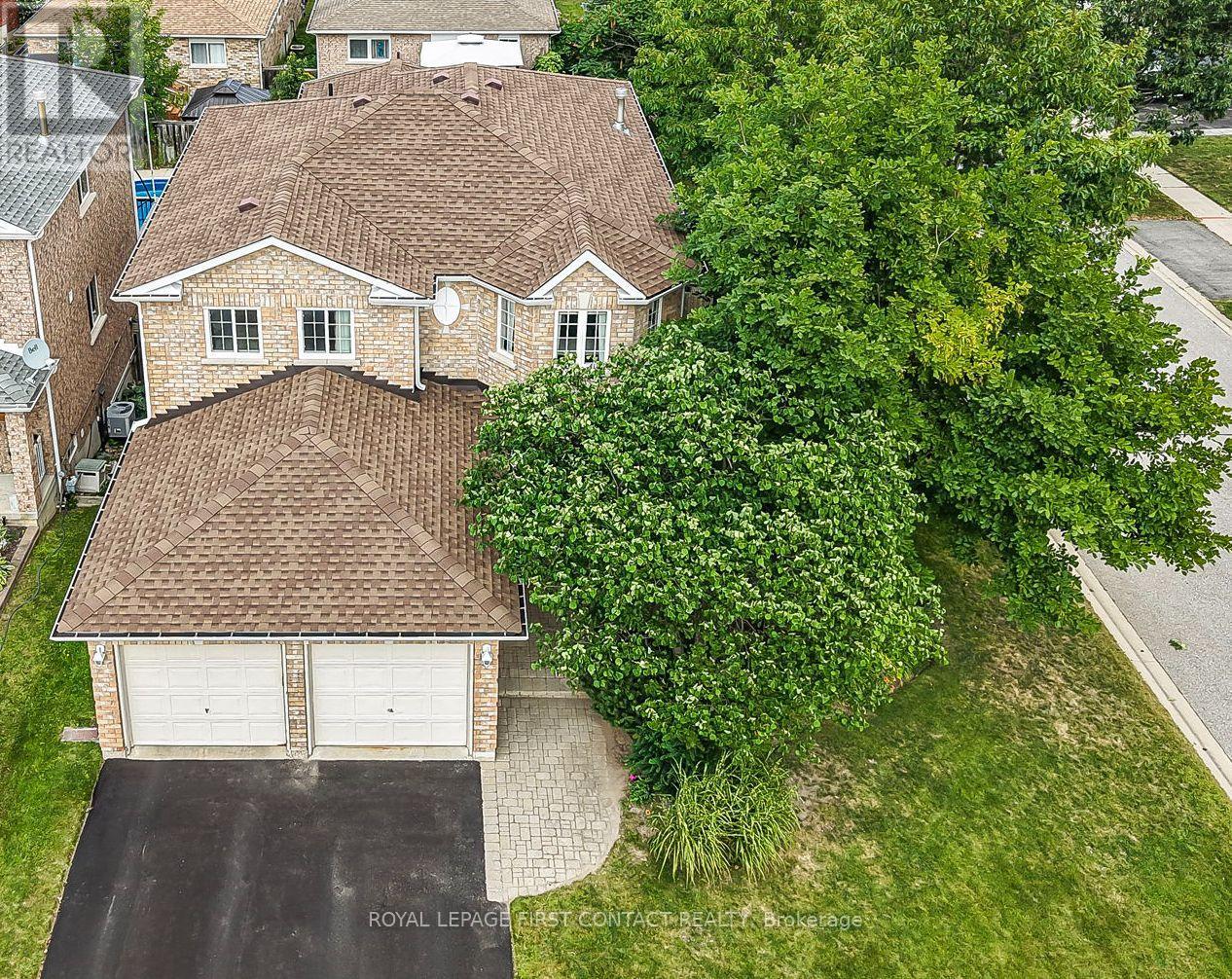 1 Brown Wood Drive, Barrie (Little Lake), Ontario  L4M 6N4 - Photo 1 - S13722228