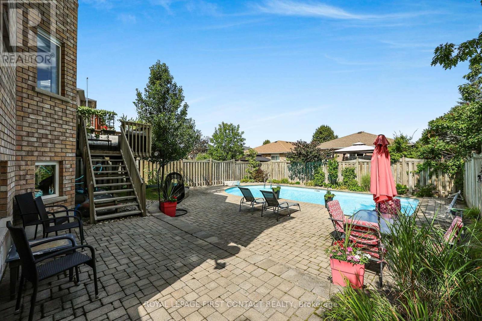 1 Brown Wood Drive, Barrie (Little Lake), Ontario  L4M 6N4 - Photo 15 - S13722228
