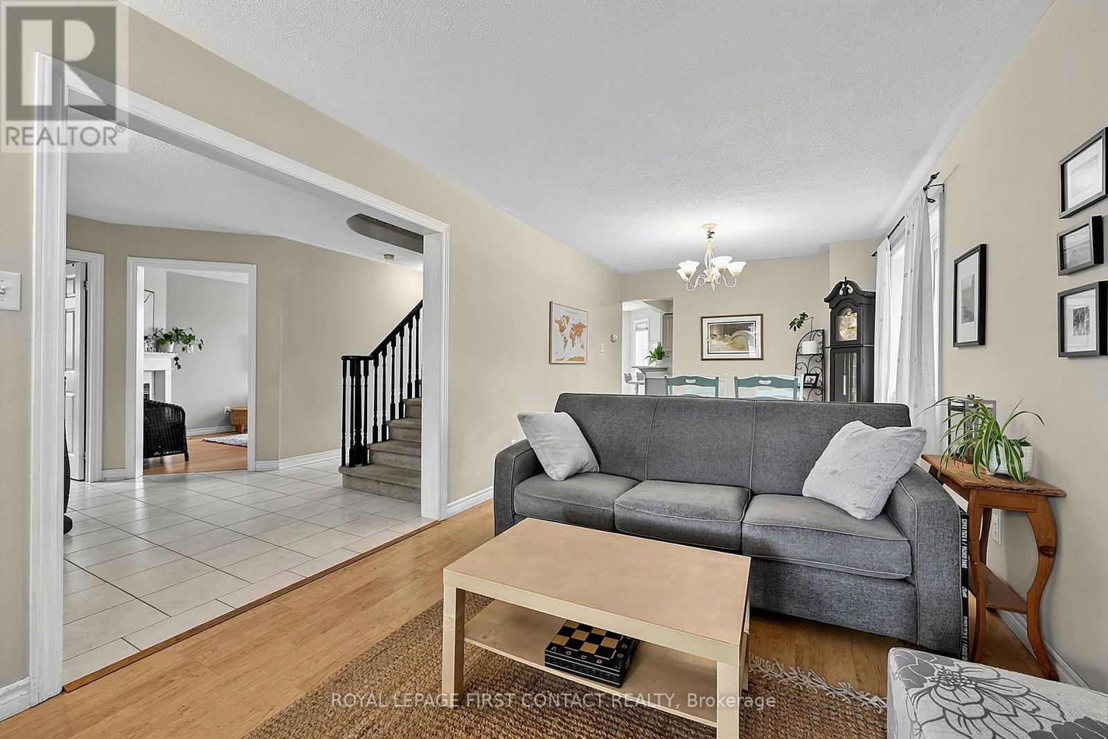 1 Brown Wood Drive, Barrie (Little Lake), Ontario  L4M 6N4 - Photo 8 - S13722228
