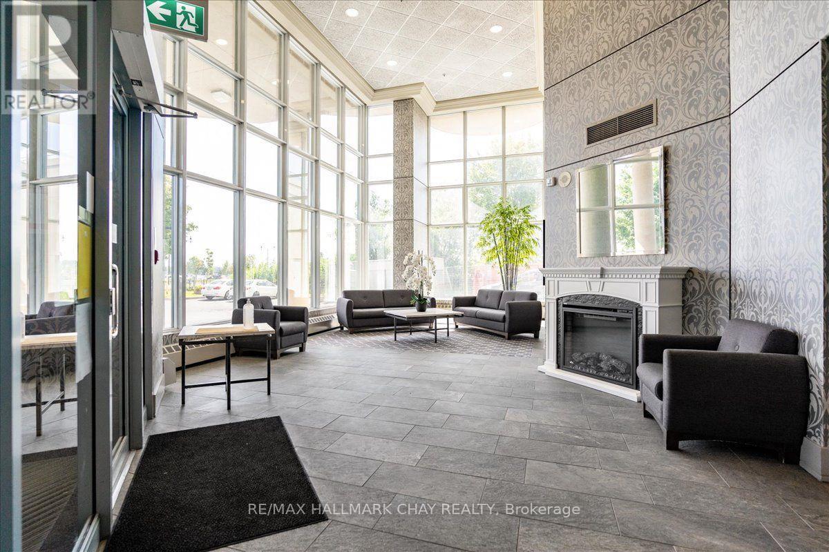 605 - 2 Toronto Street, Barrie (Lakeshore), Ontario L4N 9R2 - Photo 4 - S13722368