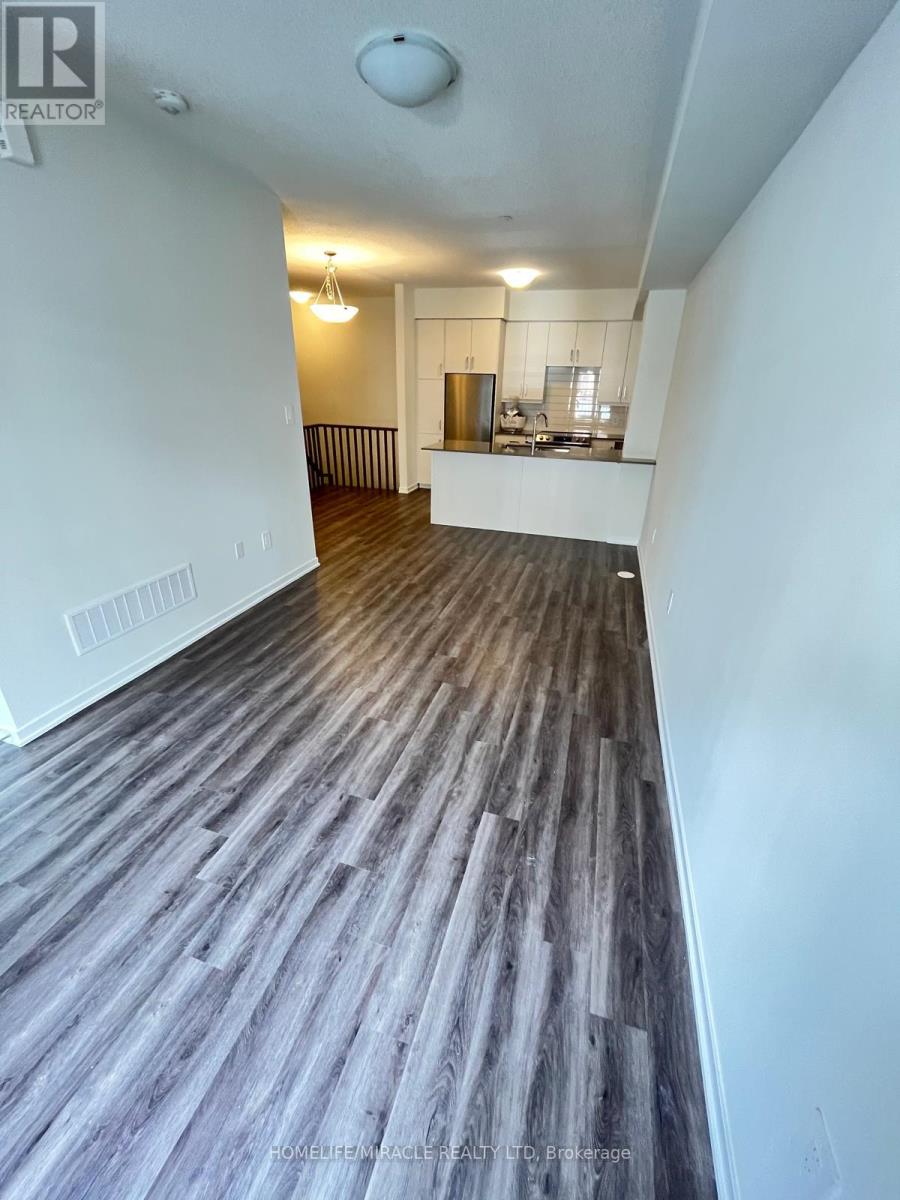 68 - 31 Honeycrisp Crescent, Vaughan, Ontario  L4K 0N6 - Photo 4 - N13721976