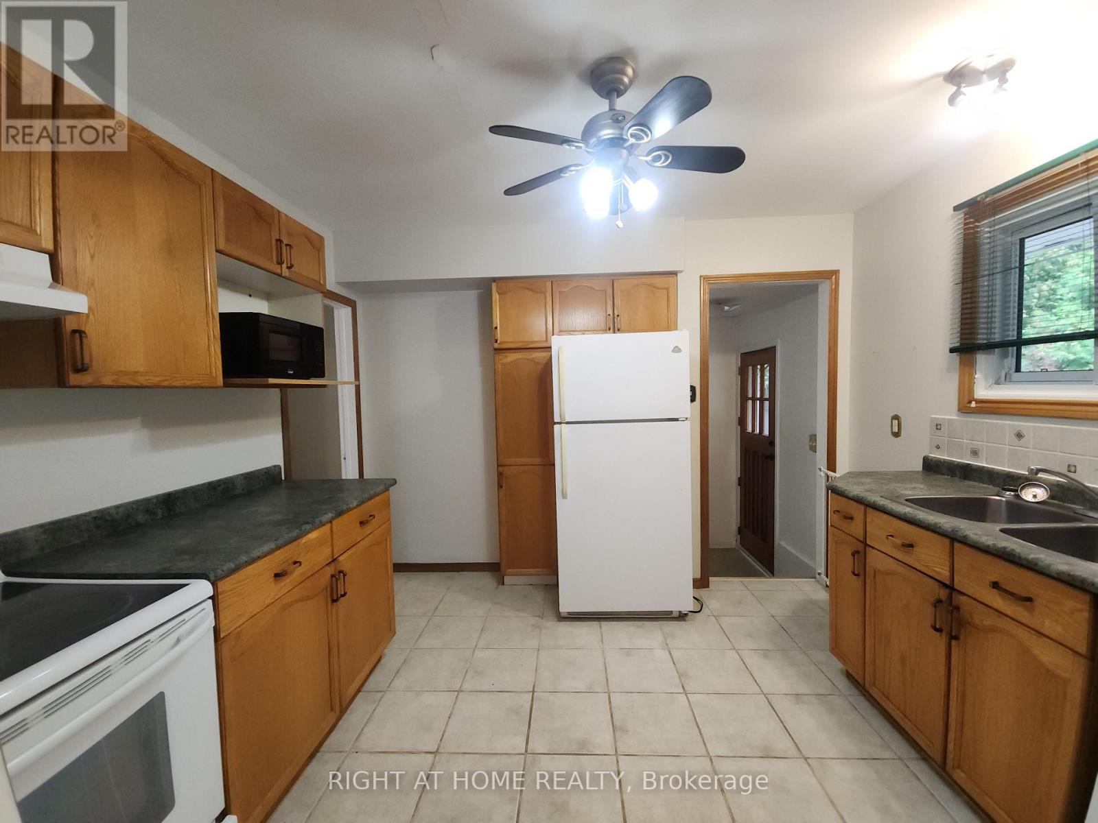 1023 Carson Road, Springwater, Ontario  L4M 4S5 - Photo 8 - S13712266