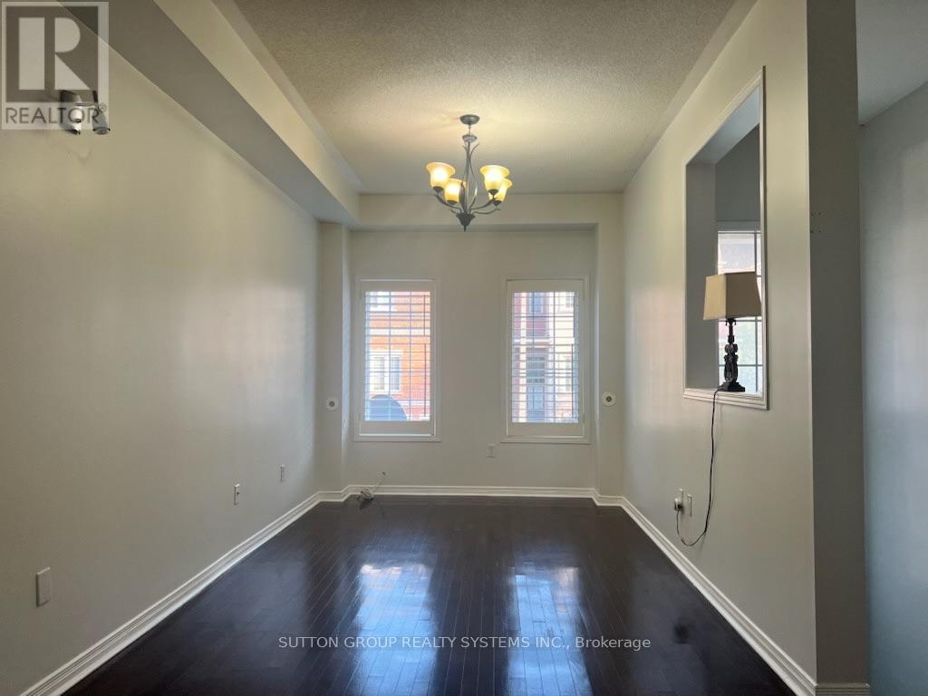 55 - 435 Hensall Circle, Mississauga, Ontario  L5A 4P1 - Photo 5 - W13721090