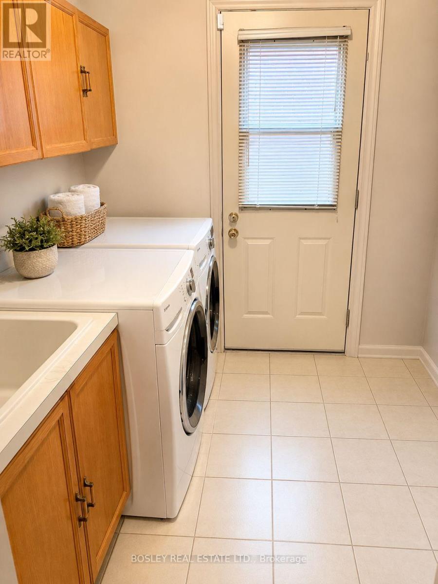 1606 Heritage Way, Oakville, Ontario  L6M 2Z5 - Photo 14 - W13722088