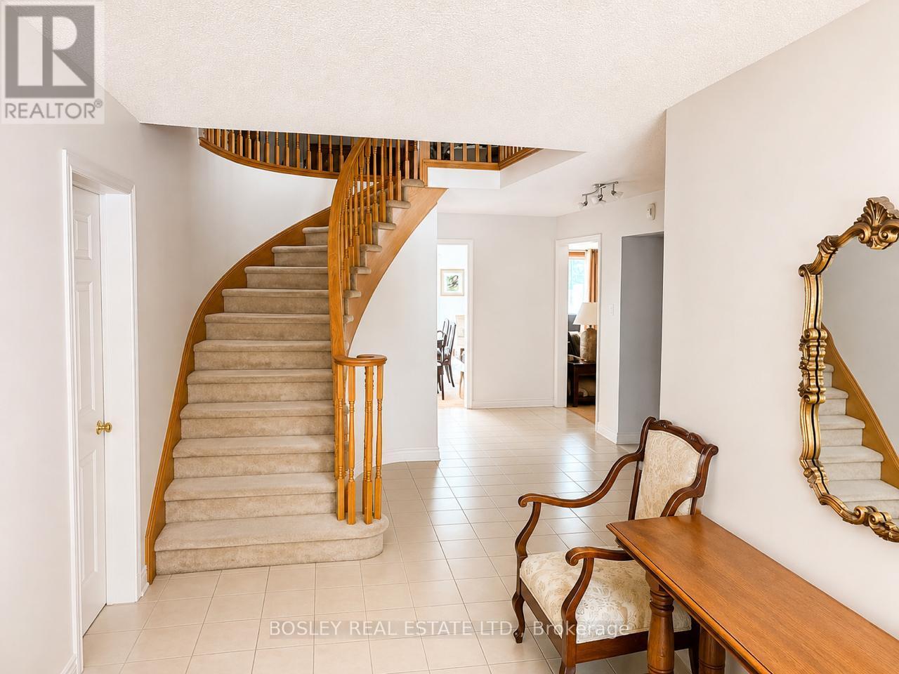 1606 Heritage Way, Oakville, Ontario  L6M 2Z5 - Photo 2 - W13722088