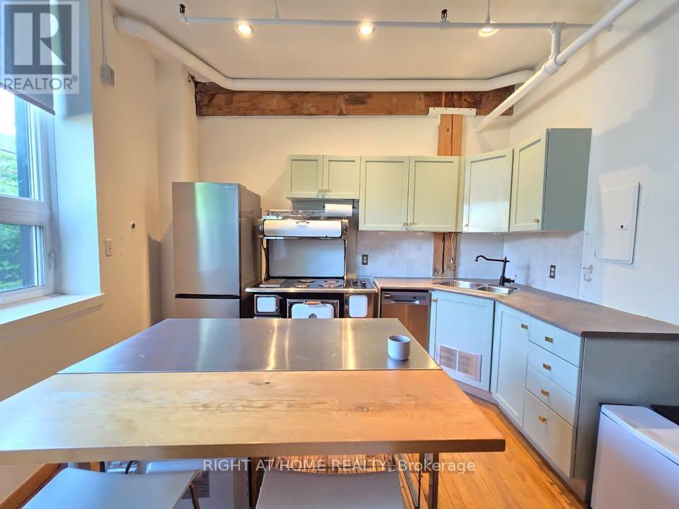 12 - 121 Prescott Avenue, Toronto, Ontario  M6N 3G8 - Photo 7 - W13722142