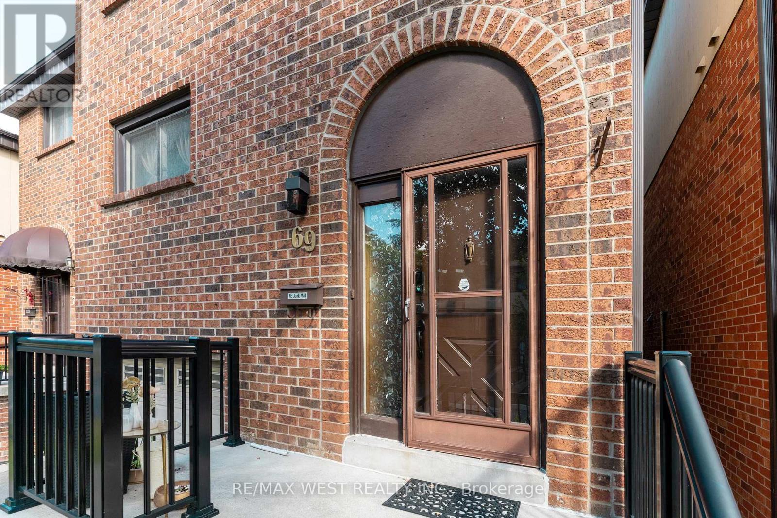 37 - 69 Maple Branch Path, Toronto, Ontario  M9P 3T4 - Photo 4 - W13722272