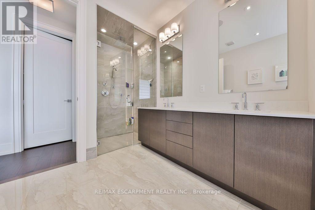 16 - 10 Maple Grove Drive, Oakville, Ontario  L6J 0E1 - Photo 15 - W13722284