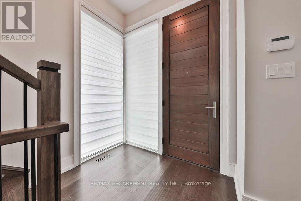16 - 10 Maple Grove Drive, Oakville, Ontario  L6J 0E1 - Photo 2 - W13722284