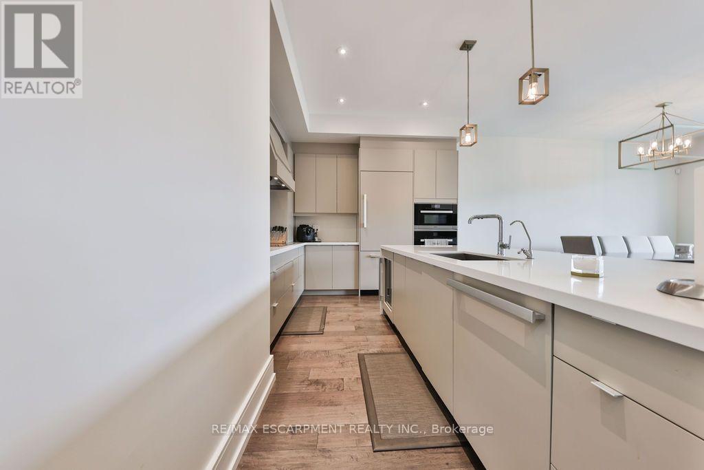 16 - 10 Maple Grove Drive, Oakville, Ontario  L6J 0E1 - Photo 4 - W13722284