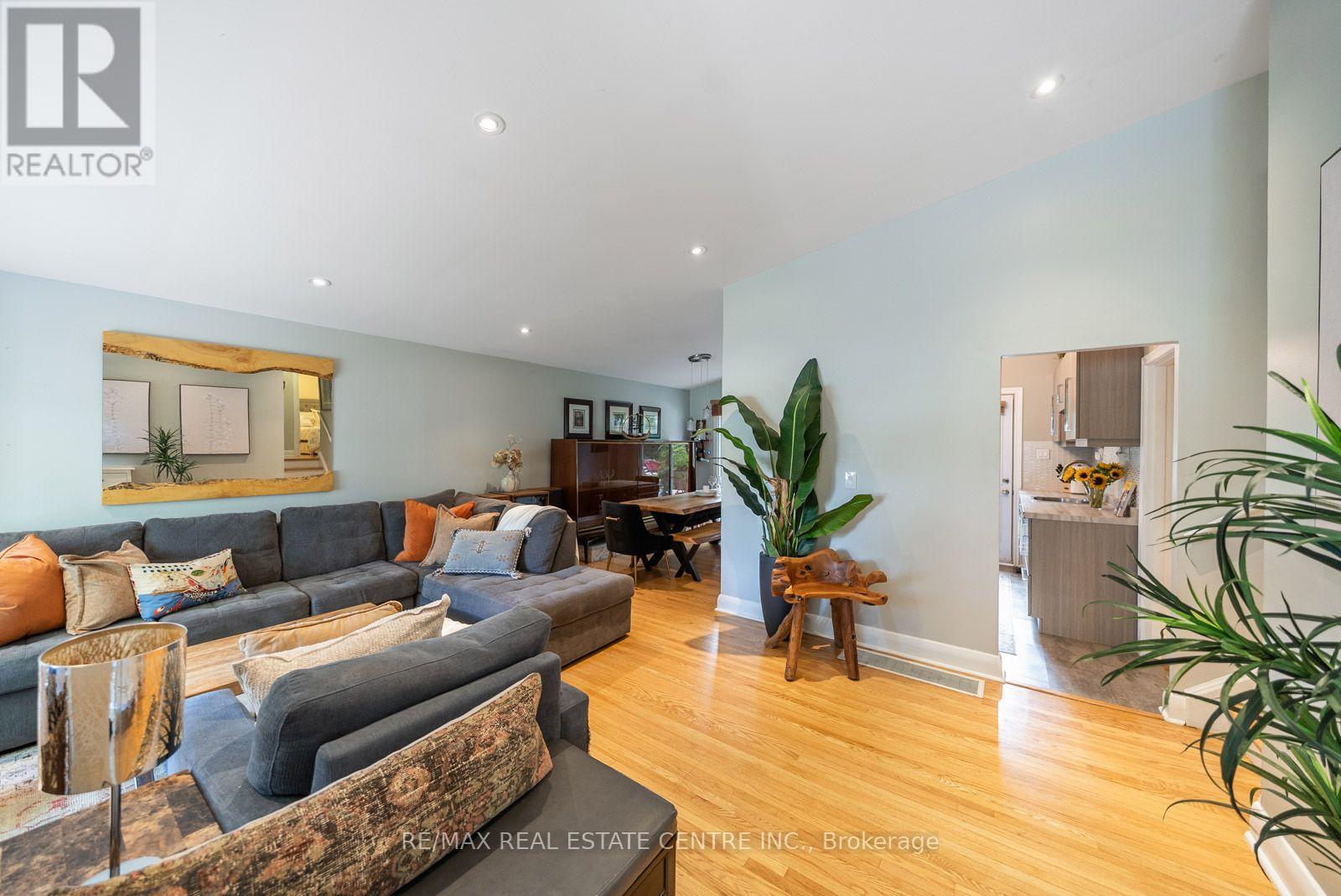 14 Lawrence Crescent, Brampton, Ontario  L6W 2P3 - Photo 4 - W13722338