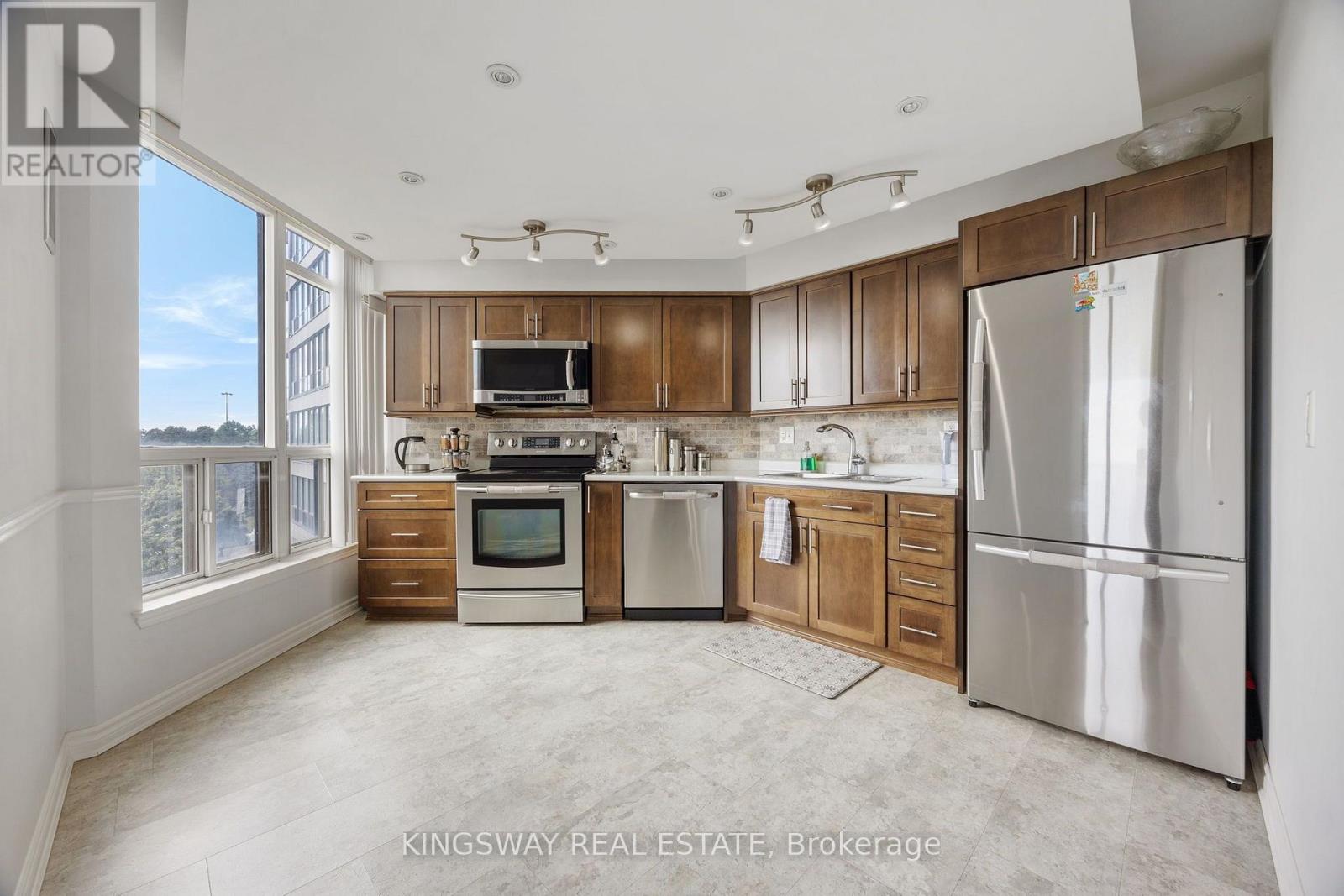 507 - 12 Laurelcrest Street, Brampton, Ontario  L6S 5Y4 - Photo 10 - W13722354