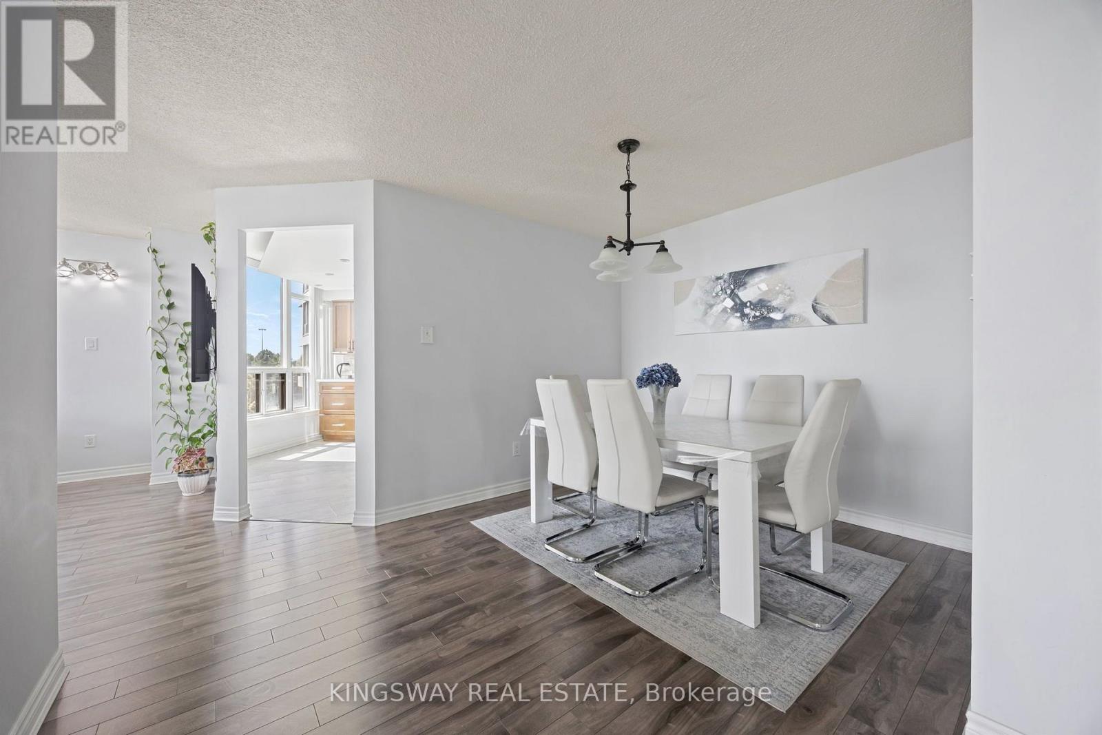 507 - 12 Laurelcrest Street, Brampton, Ontario  L6S 5Y4 - Photo 3 - W13722354