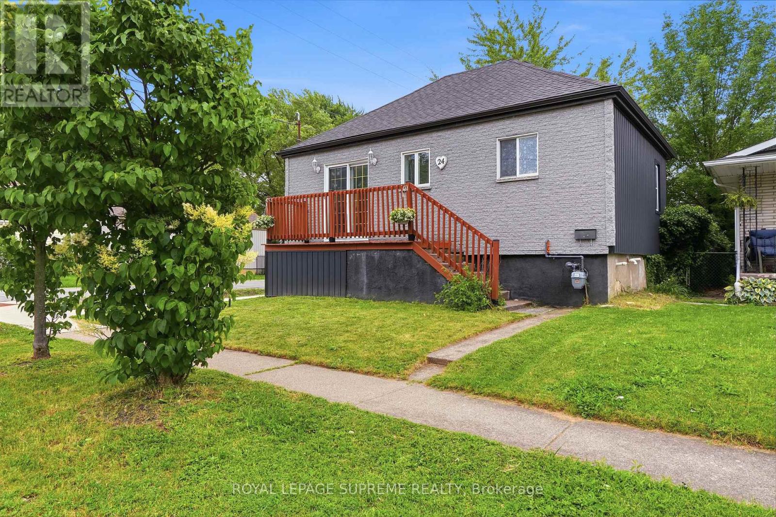 24 Alexandra Boulevard, St. Catharines, Ontario  L2P 1J7 - Photo 3 - X13722086