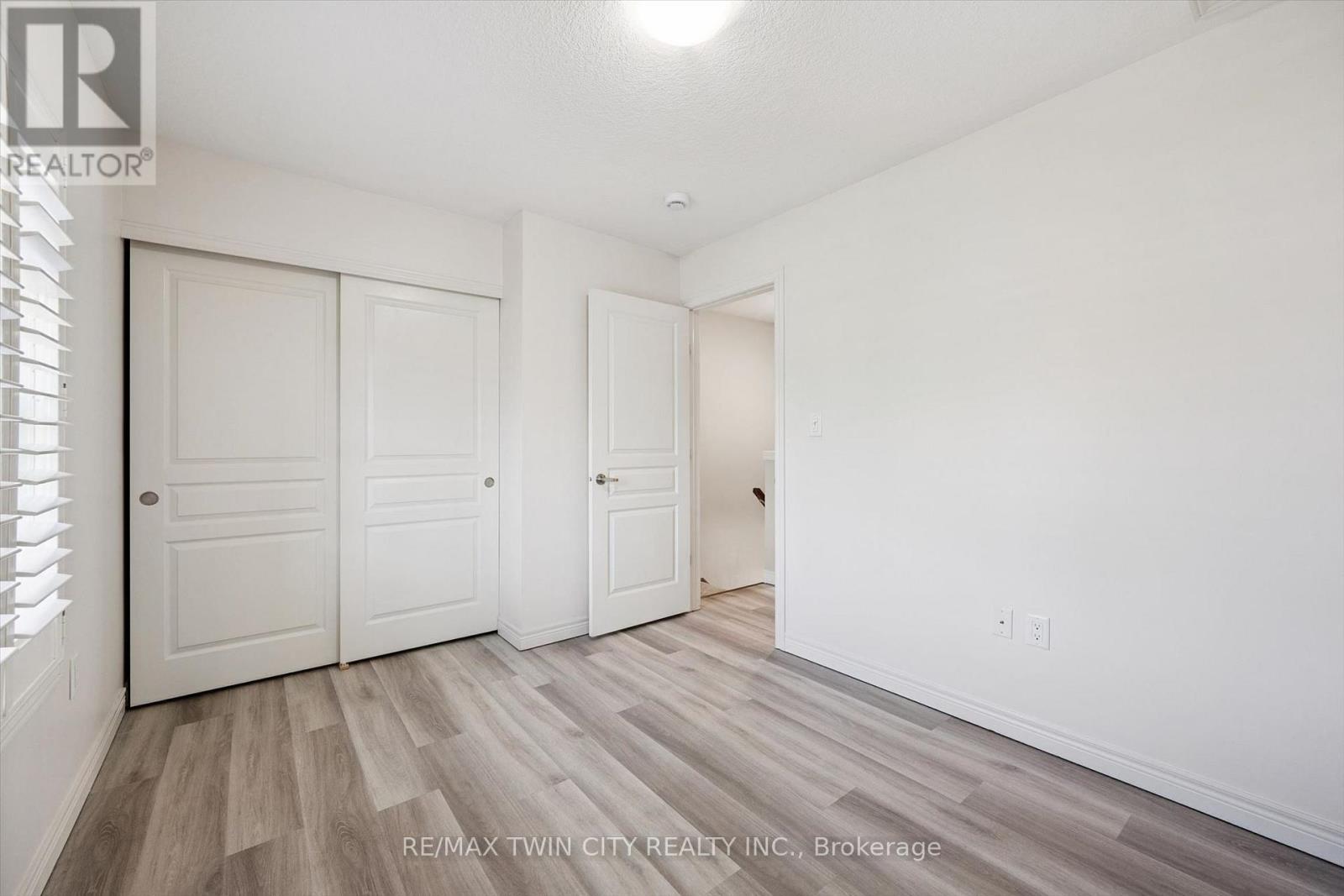 4 Cheltenham Mews, Kitchener, Ontario  N2H 0B2 - Photo 17 - X13722274