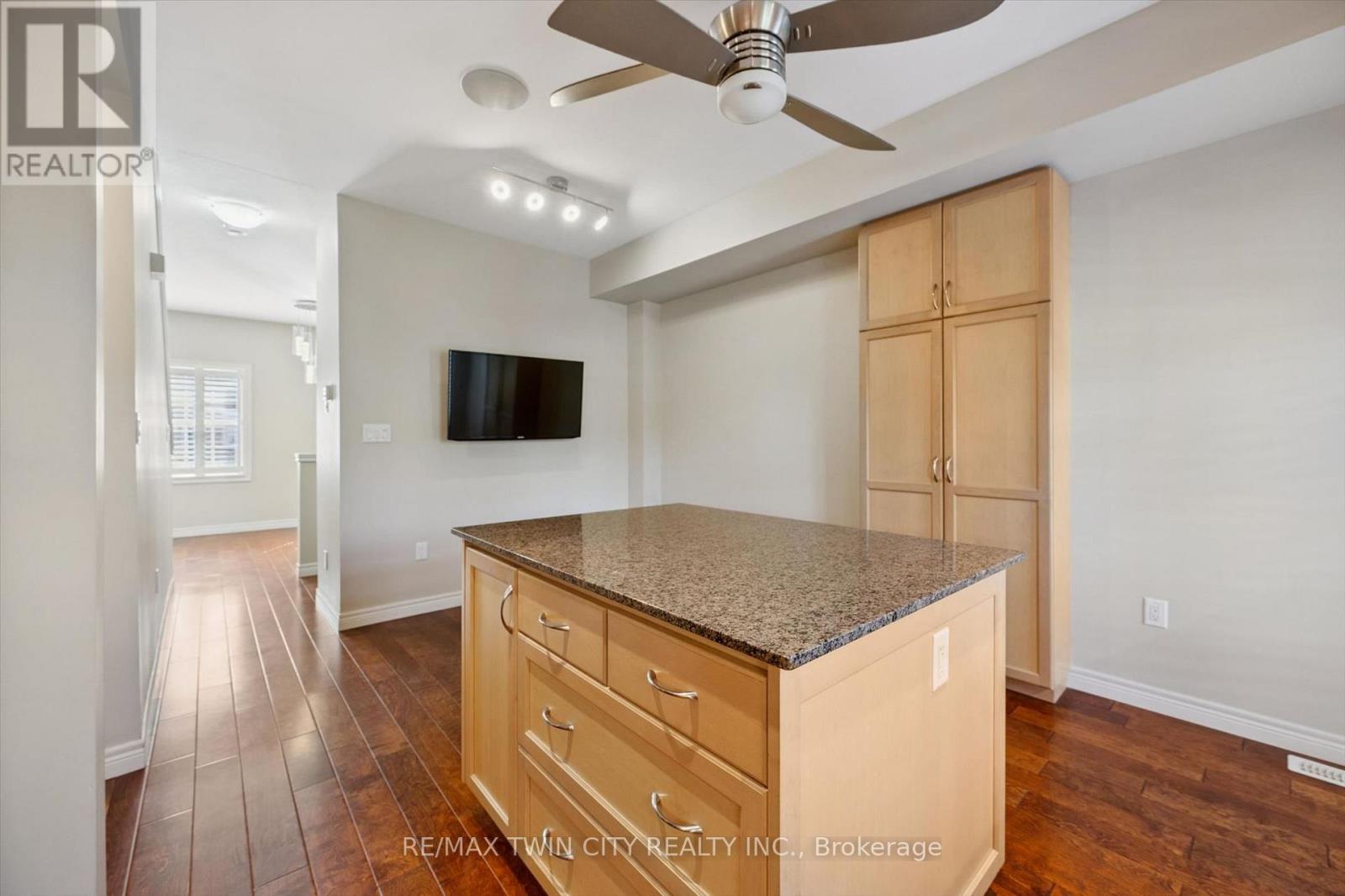 4 Cheltenham Mews, Kitchener, Ontario  N2H 0B2 - Photo 6 - X13722274