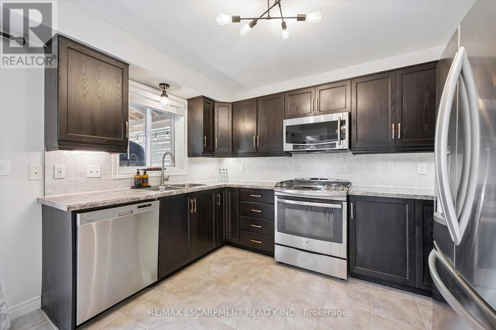 193 Hilltop Drive, North Dumfries, Ontario  N0B 1E0 - Photo 11 - X13722298