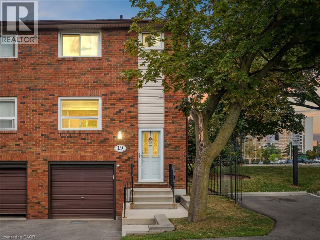 90 MAGNOLIA Drive Unit# 19, Hamilton, Ontario