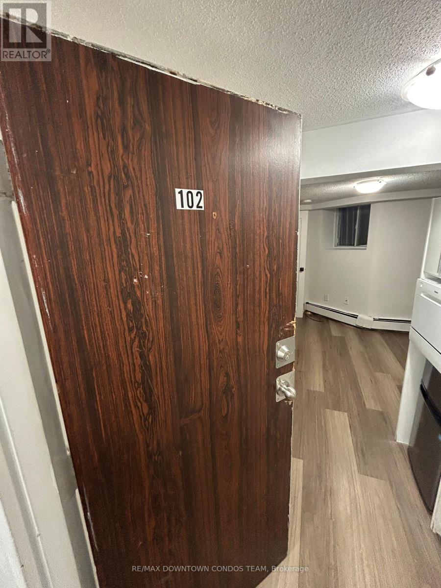 102 - 5 Thornburn Avenue, Toronto, Ontario  M6K 1C4 - Photo 5 - W13720028