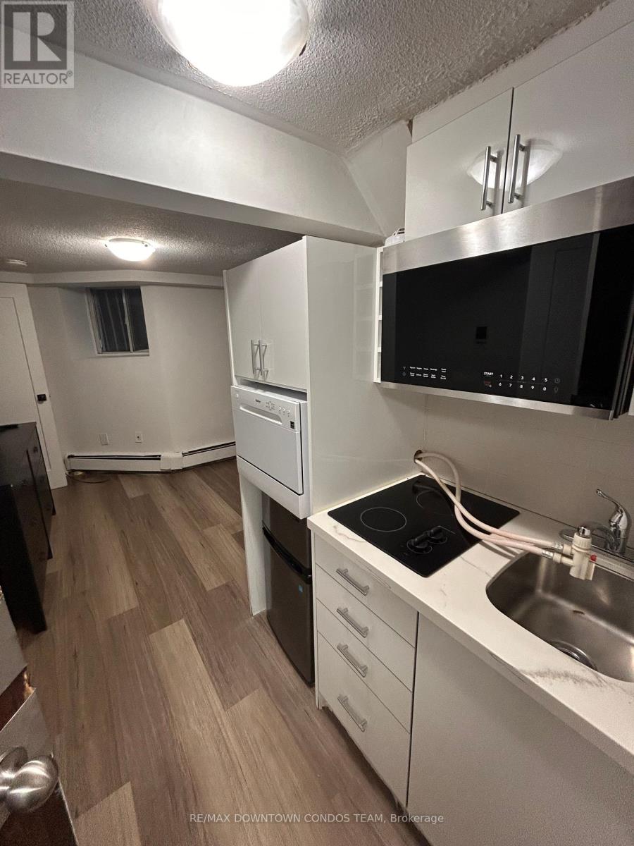 102 - 5 Thornburn Avenue, Toronto, Ontario  M6K 1C4 - Photo 6 - W13720028