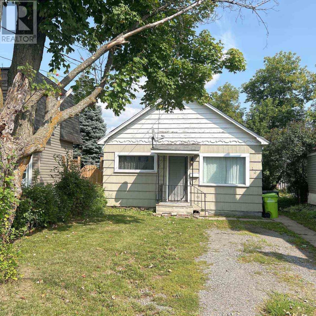 108 Gladstone AVE