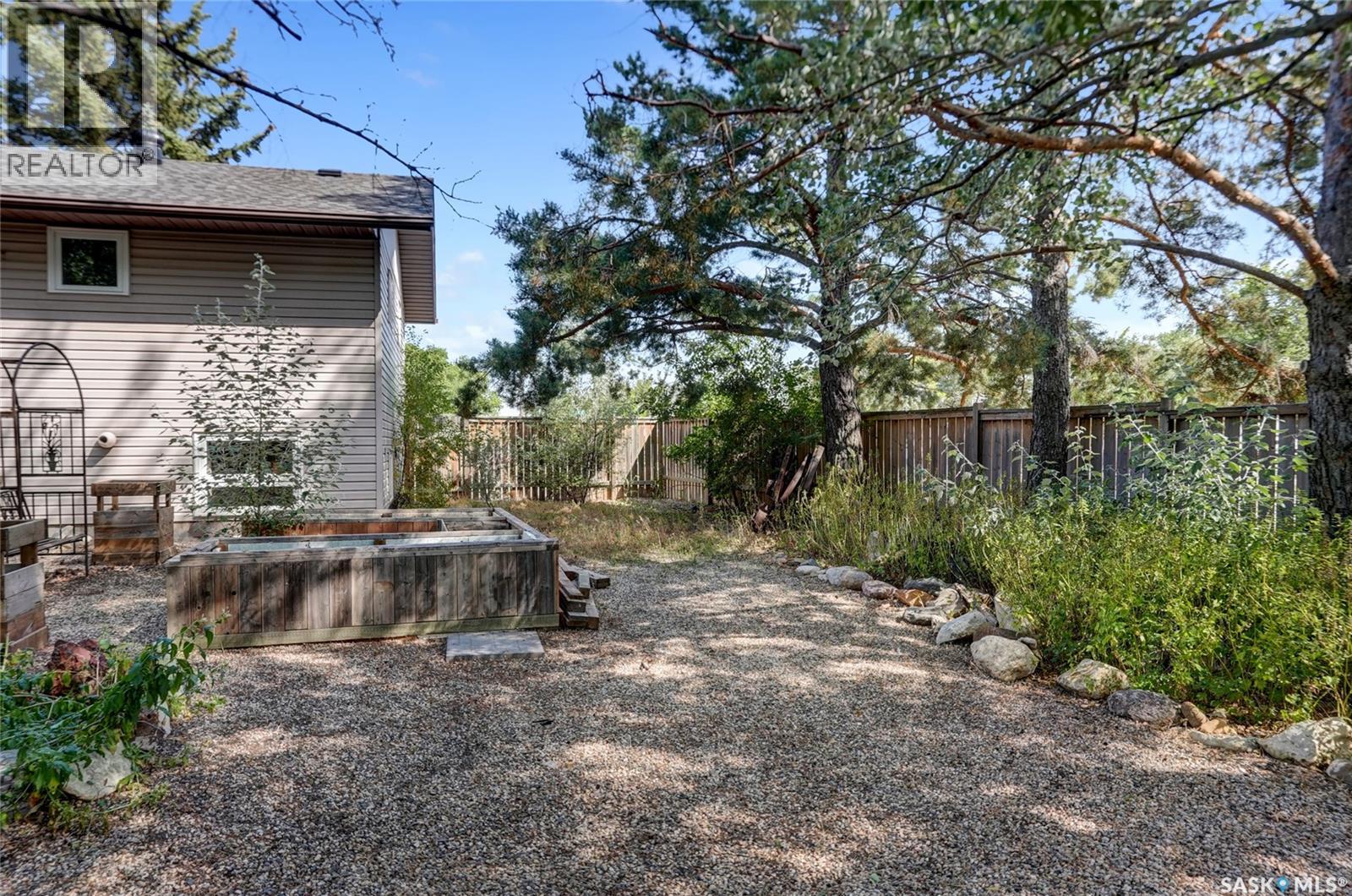 520 3rd Avenue E, Assiniboia, Saskatchewan  S0H 0B0 - Photo 62 - SK046838