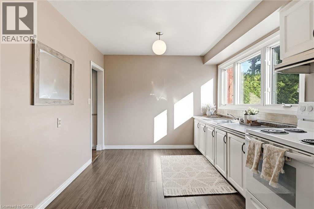 2367 Maryvale Court, Burlington, Ontario  L7P 2P1 - Photo 11 - 40842366
