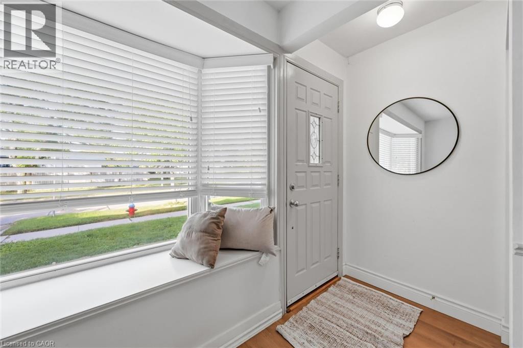 2367 Maryvale Court, Burlington, Ontario  L7P 2P1 - Photo 4 - 40842366