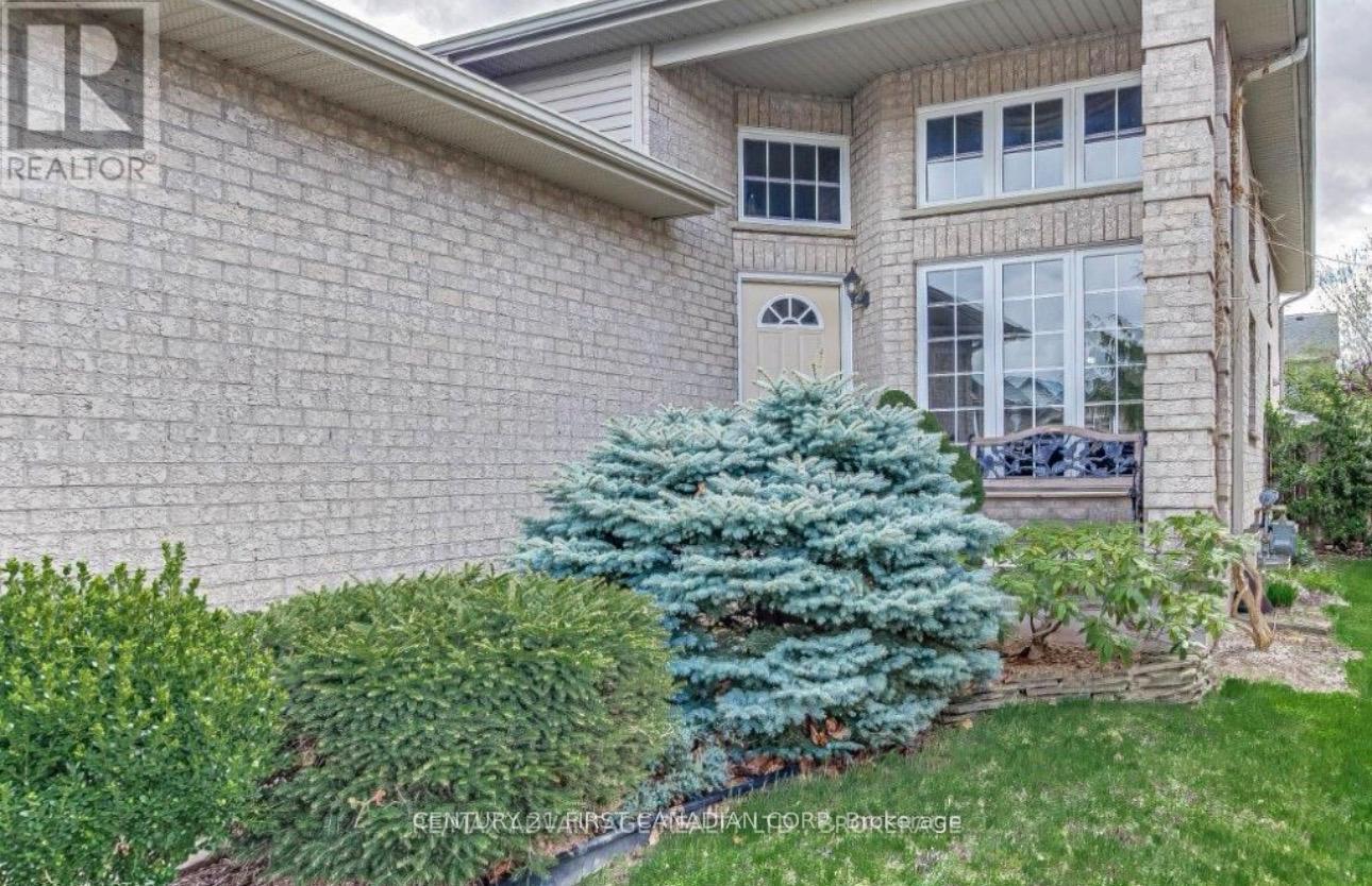 971 Fogerty Street Ne, London North, Ontario  N5X 4M2 - Photo 2 - X13722428