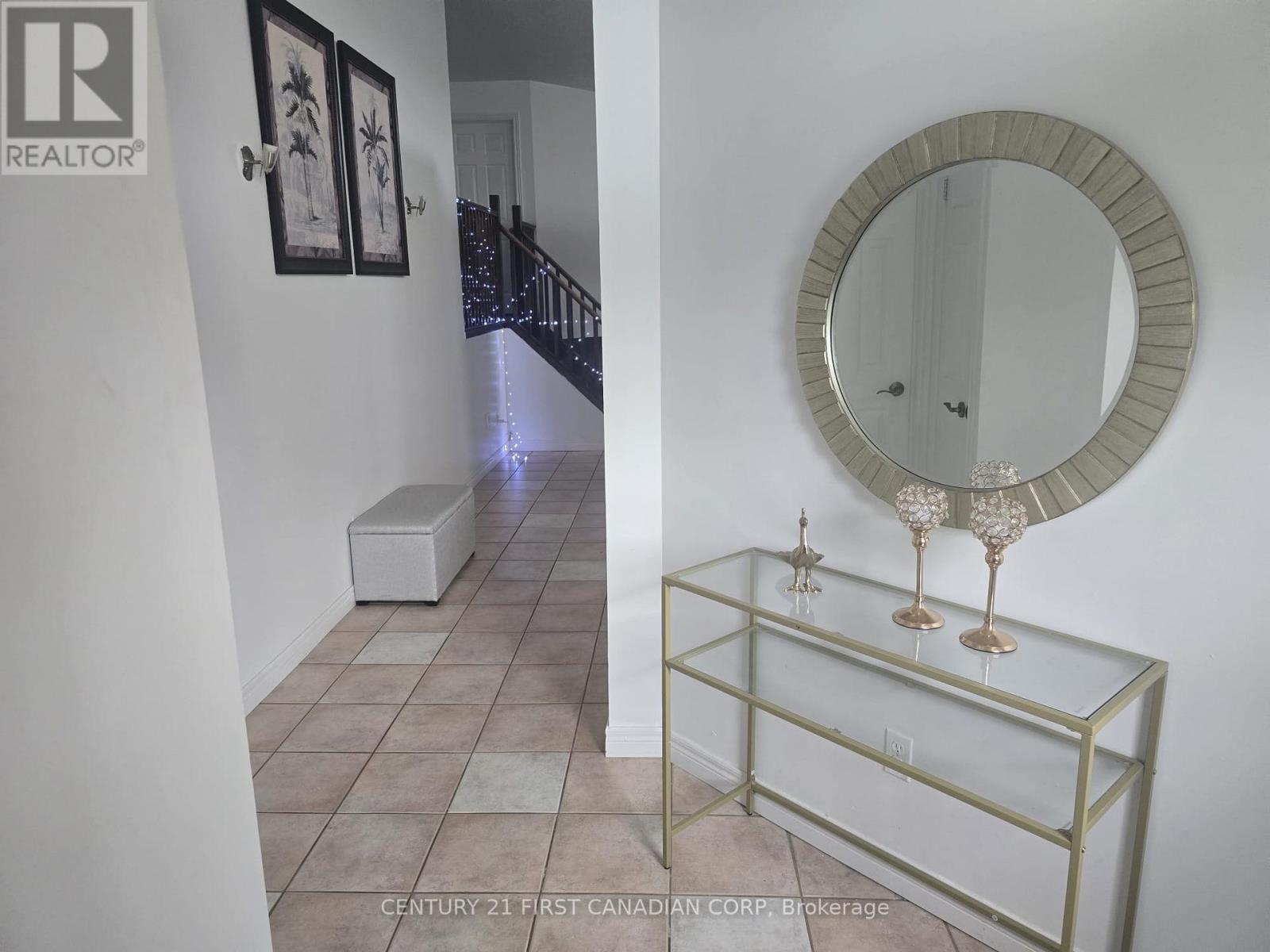 971 Fogerty Street Ne, London North, Ontario  N5X 4M2 - Photo 3 - X13722428
