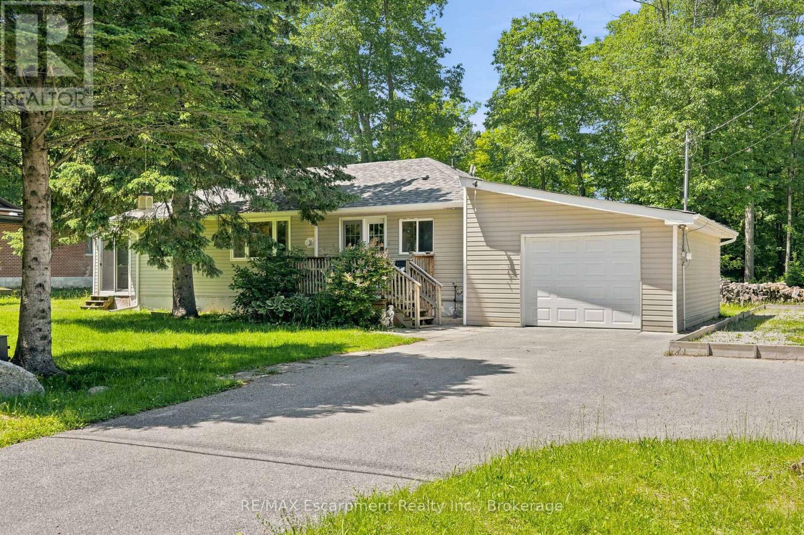 16 HIAWATHA ROAD, Tiny, Ontario