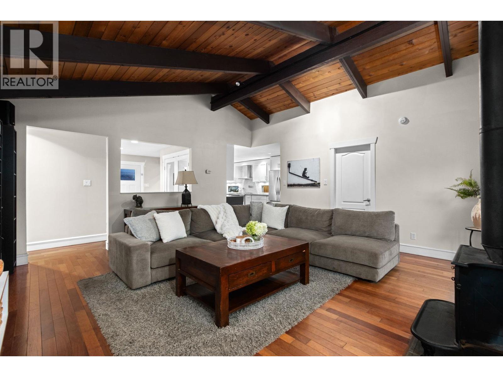 1208 Rosewood Crescent, North Vancouver, British Columbia  V7P 1H4 - Photo 11 - R3159606