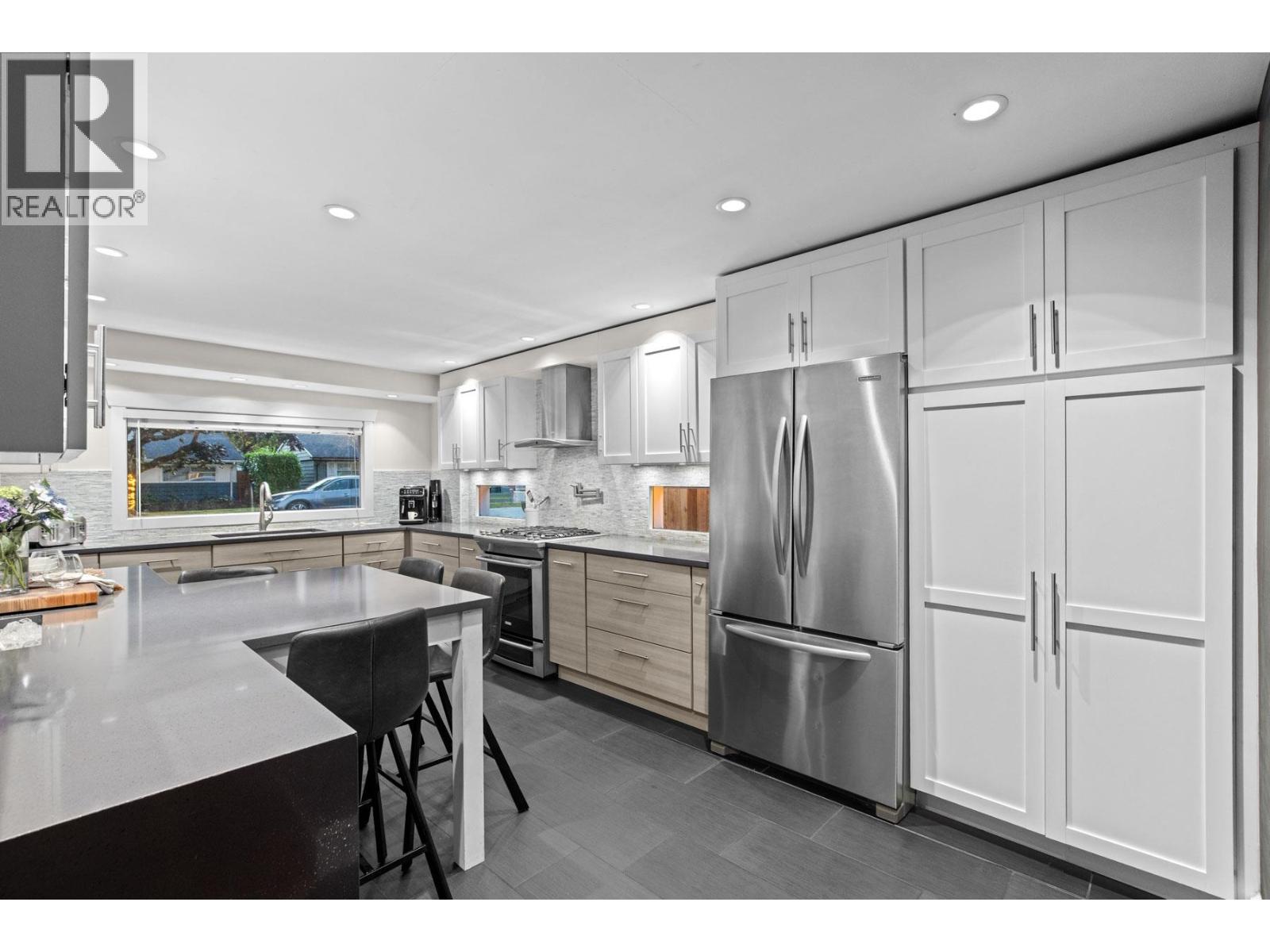 1208 Rosewood Crescent, North Vancouver, British Columbia  V7P 1H4 - Photo 6 - R3159606