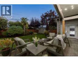 1208 ROSEWOOD CRESCENT, North Vancouver, British Columbia