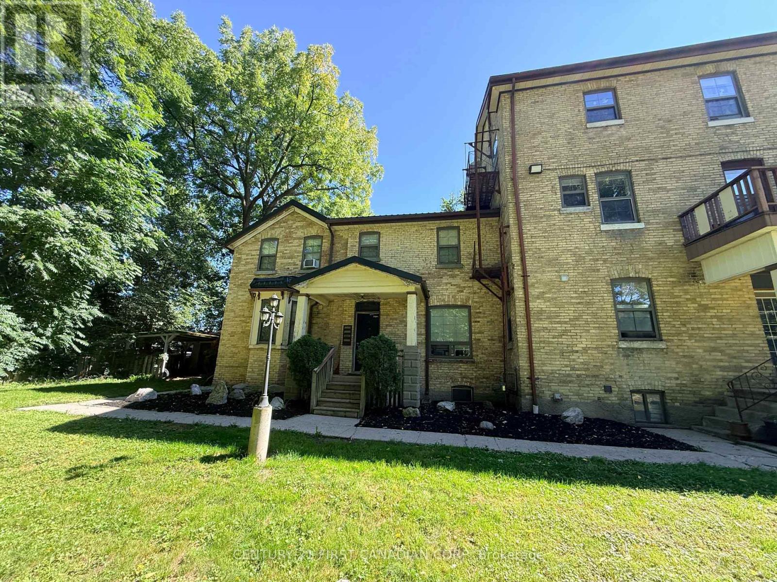 4 - 1 Waverley Place, London East, Ontario N6B 2C3 - Photo 2 - X13720042