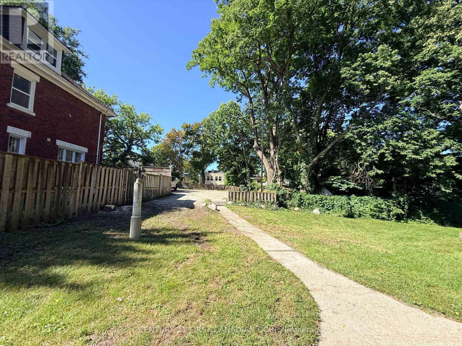4 - 1 Waverley Place, London East, Ontario N6B 2C3 - Photo 18 - X13720042
