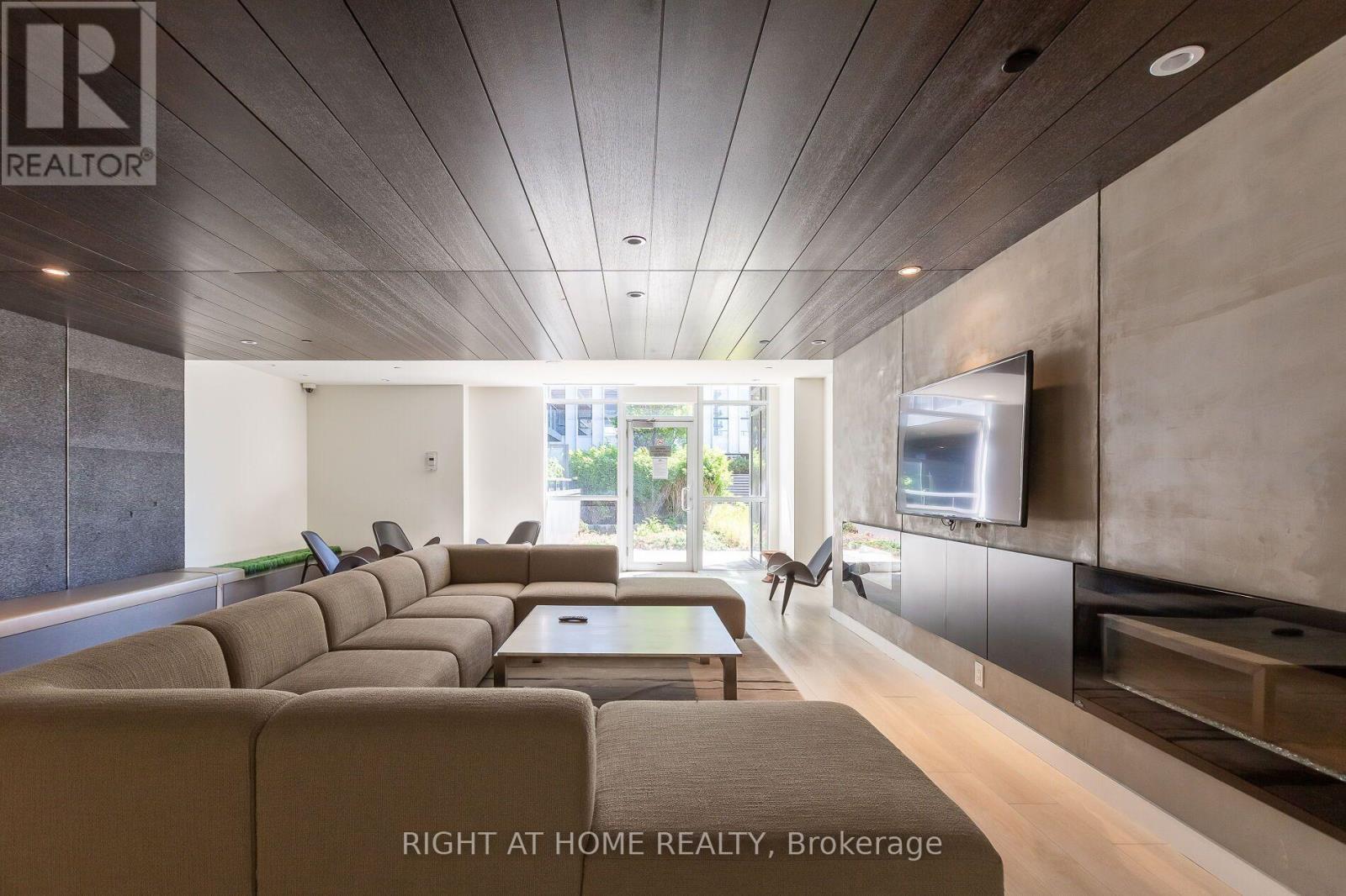 1705 - 55 Regent Park Boulevard, Toronto, Ontario  M5A 0C2 - Photo 17 - C13722412