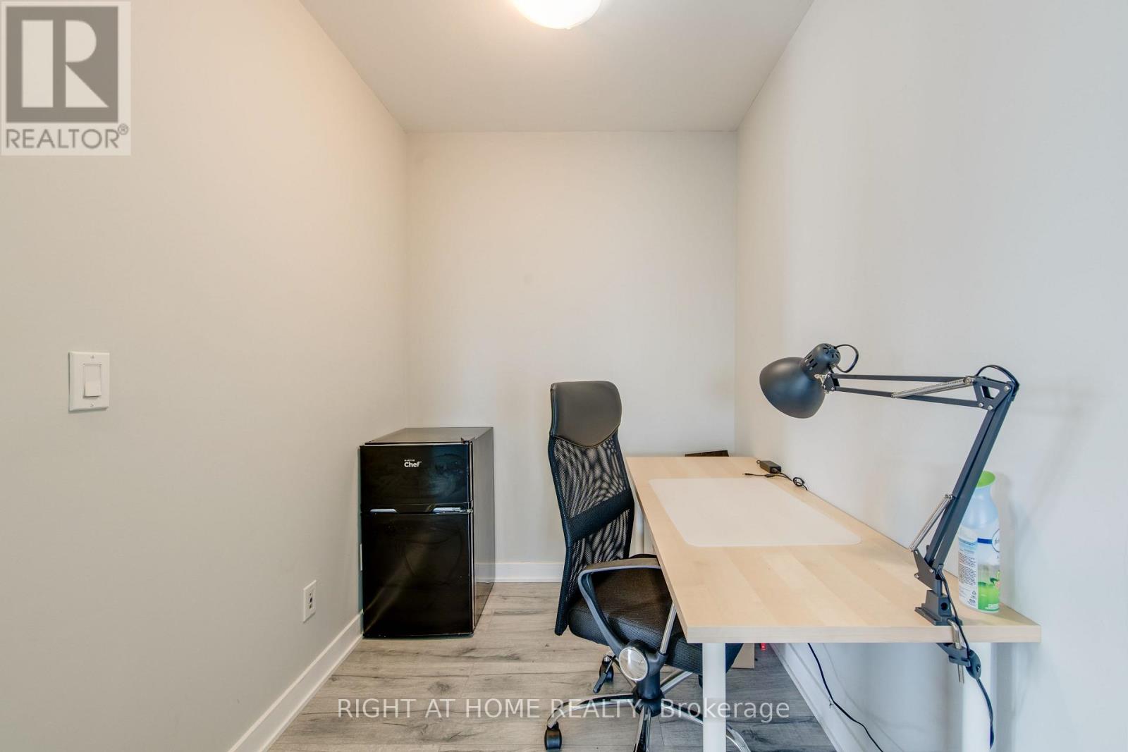 1705 - 55 Regent Park Boulevard, Toronto, Ontario  M5A 0C2 - Photo 4 - C13722412