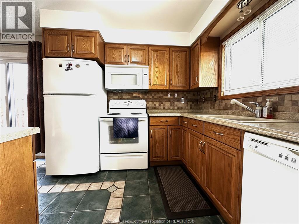 3217 Aurora, Windsor, Ontario  N8R 1Y9 - Photo 10 - 26020631