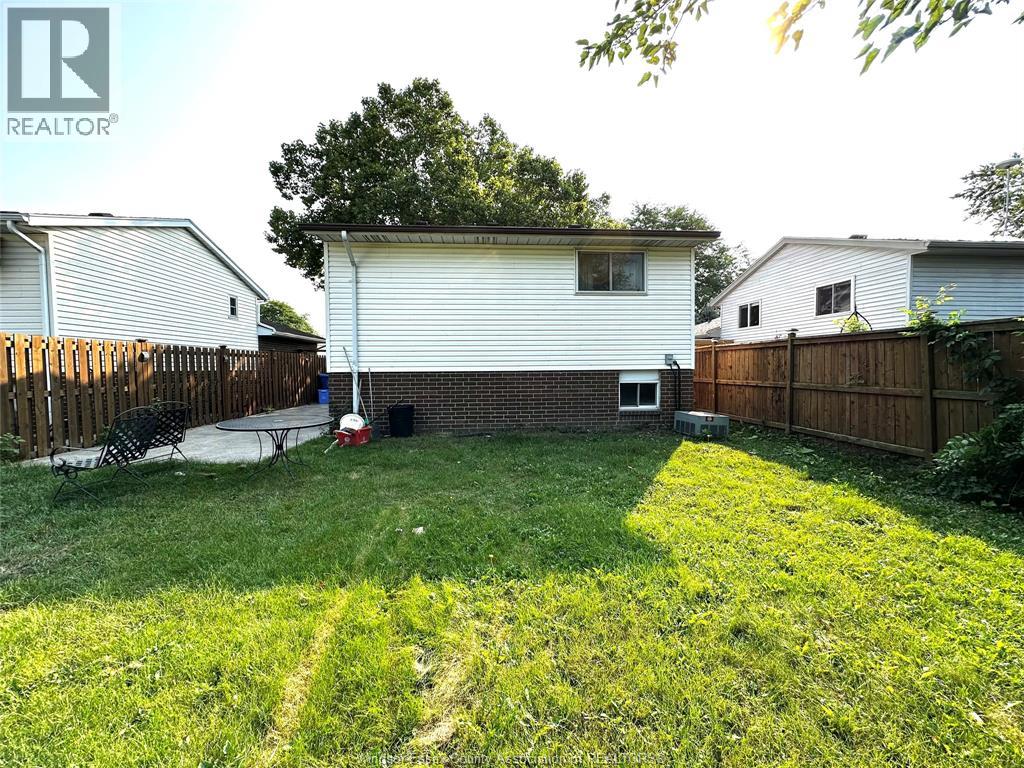 3217 Aurora, Windsor, Ontario  N8R 1Y9 - Photo 16 - 26020631