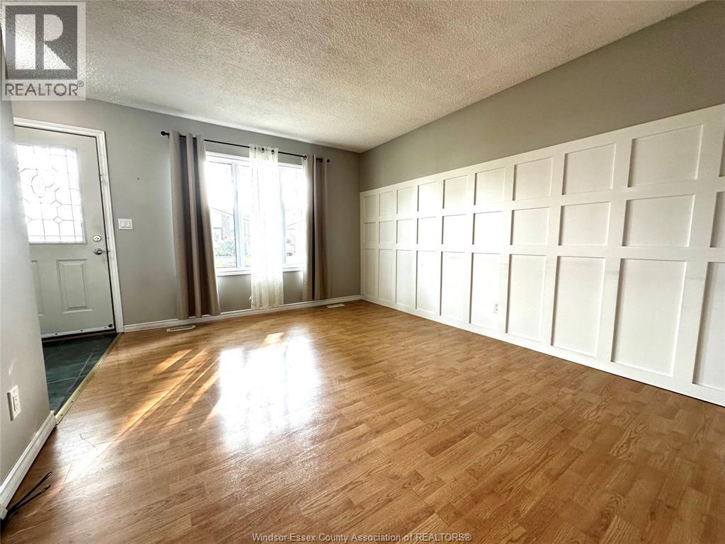 3217 Aurora, Windsor, Ontario  N8R 1Y9 - Photo 9 - 26020631