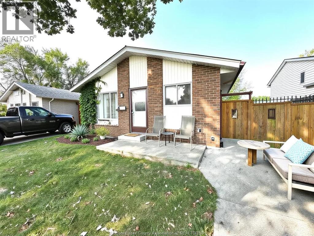 3217 AURORA, Windsor, Ontario