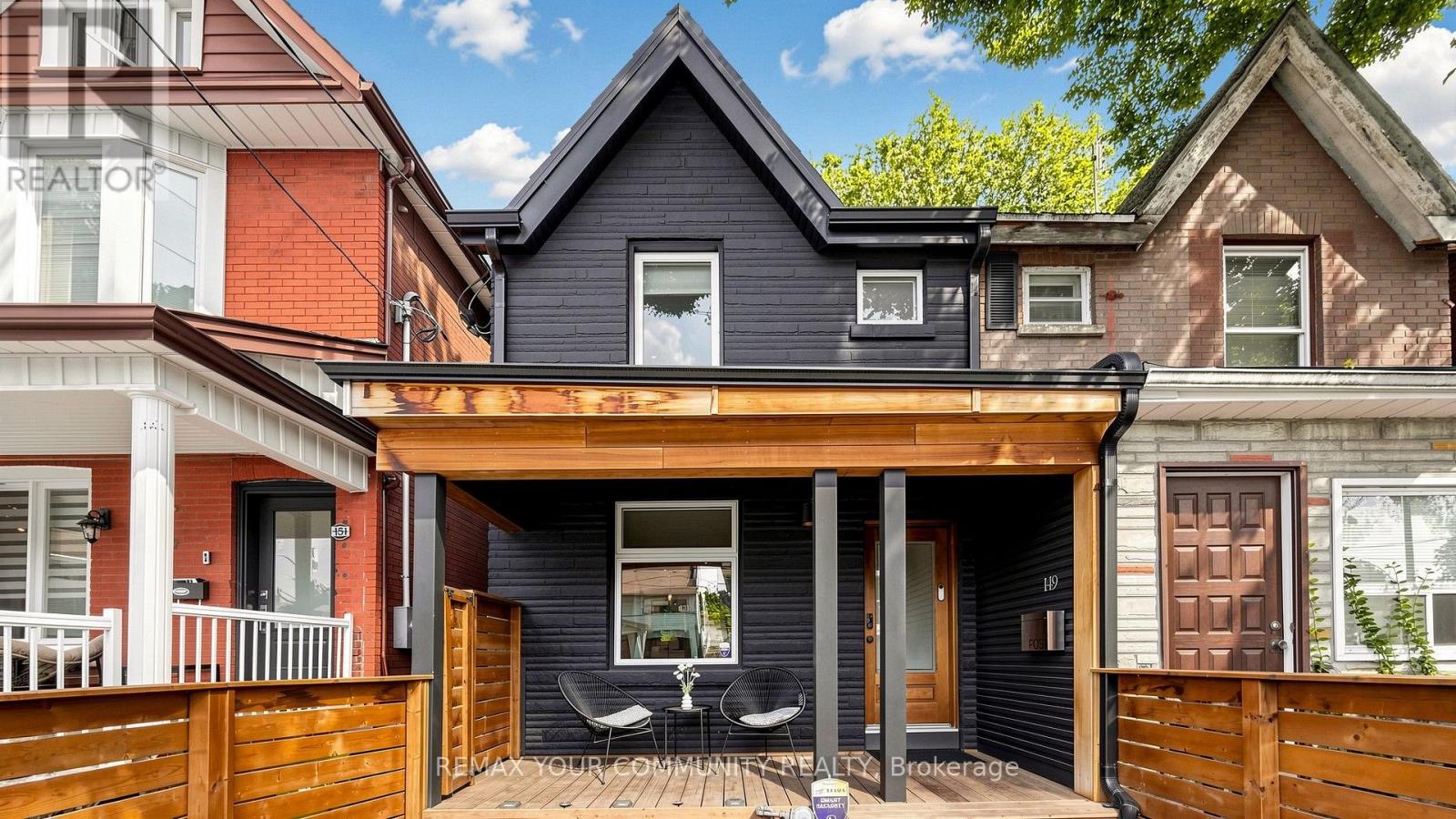 149 JONES AVENUE N, Toronto, Ontario