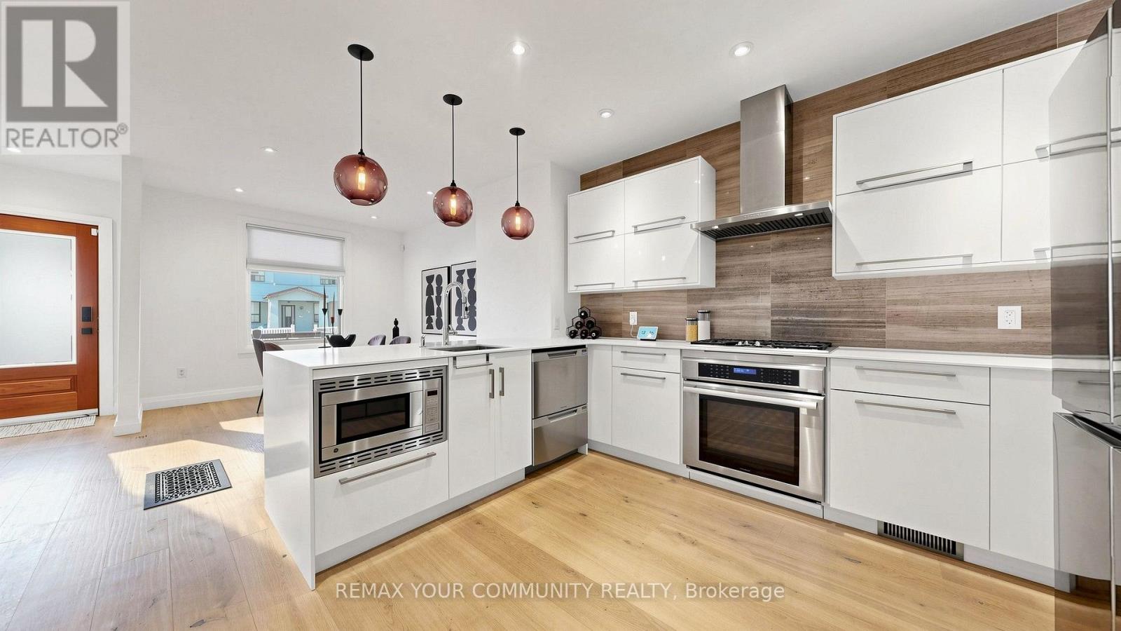 149 Jones Avenue N, Toronto, Ontario  M4M 3A2 - Photo 7 - E13722432