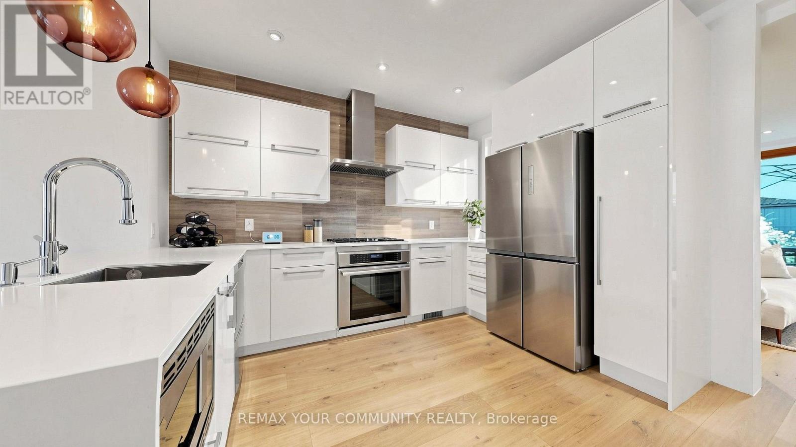 149 Jones Avenue N, Toronto, Ontario  M4M 3A2 - Photo 8 - E13722432