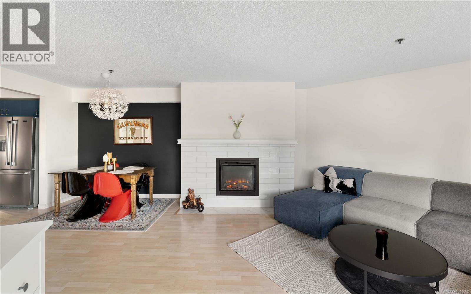 108 1241 Fairfield Rd, Victoria, British Columbia  V8V 3B3 - Photo 4 - 1044062